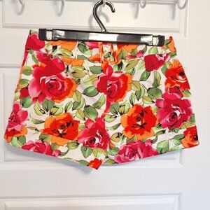 Made In Canada Colourful summer shorts floral pattern